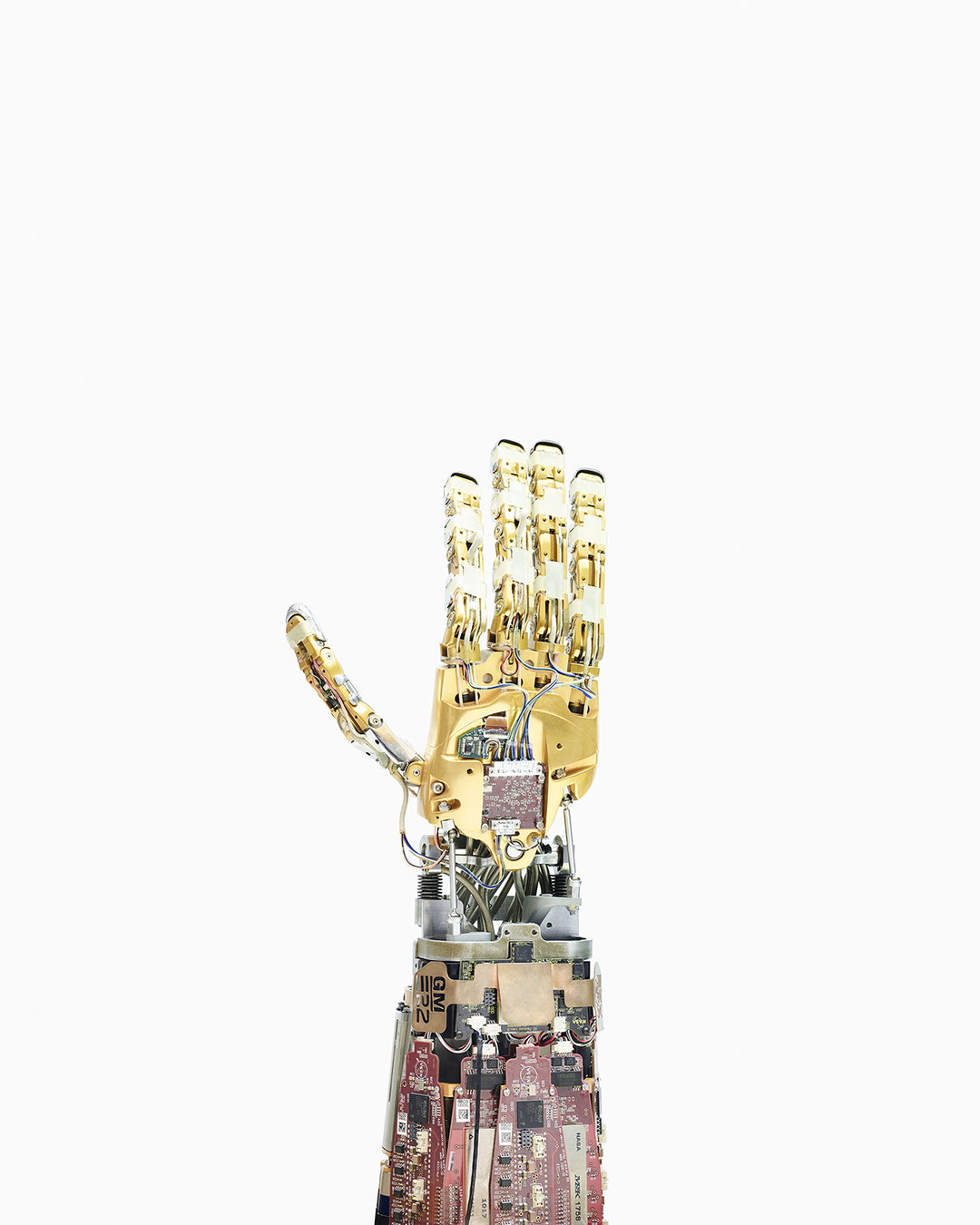 Robo_Rover_R2_Hand_Benedict_Redgrove_Its_Nice_That.jpg