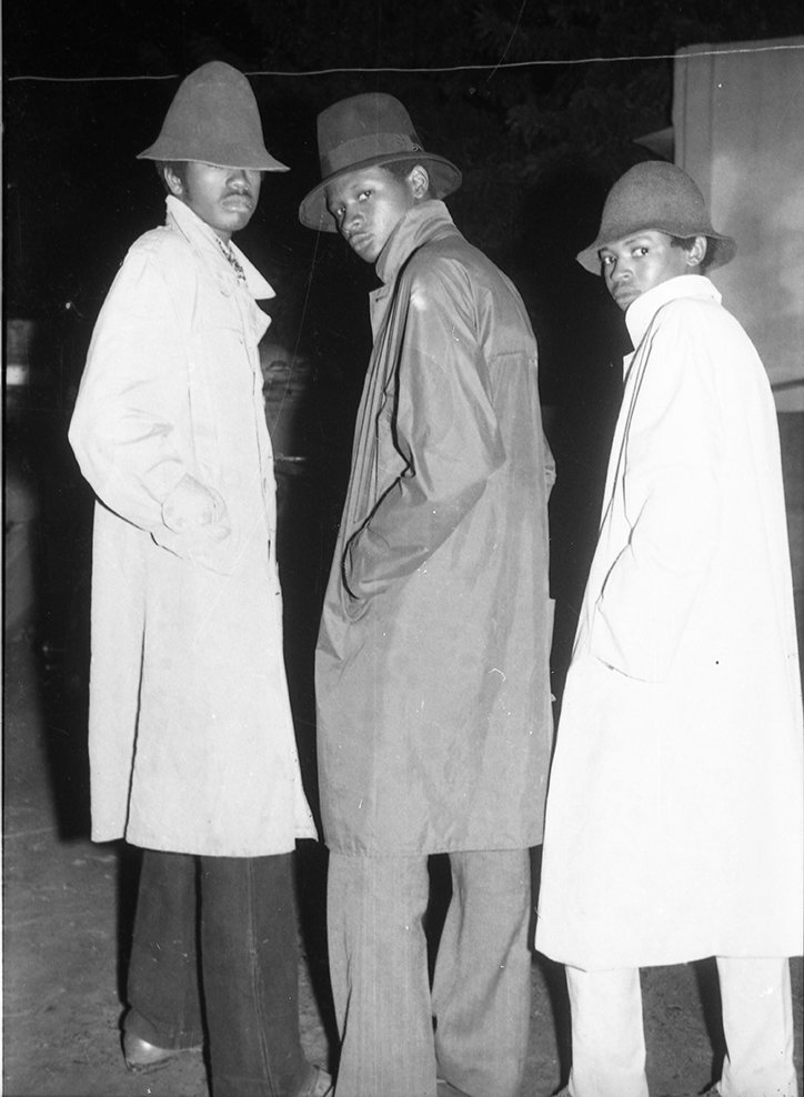 Malick-Sidibé_-Les-trois-agents-du-FBI_-1976-(c)-Malick-Sidibé.-Courtesy-Galerie-MAGNIN-A_-Paris.jpg
