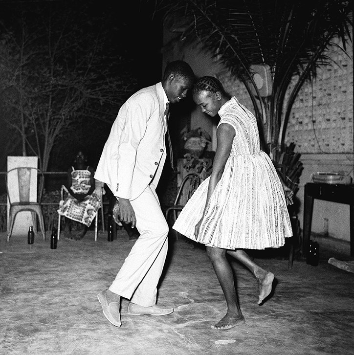 Nuit-de-Noël-(Happy-Club)_-1963-(c)-Malick-Sidibé.-Courtesy-Galerie-MAGNIN-A_-Paris.jpg