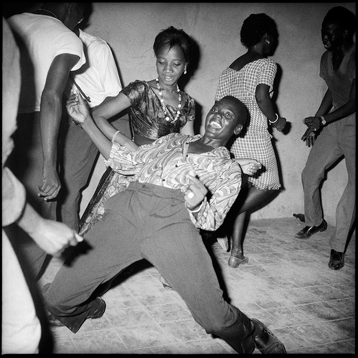 Malick-Sidibé_-Regardez-moi-!_-1962.jpg