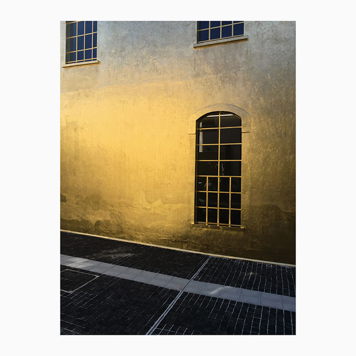 System-Mag_Miuccia-Prada_Juergen-Teller_courtyard.jpg
