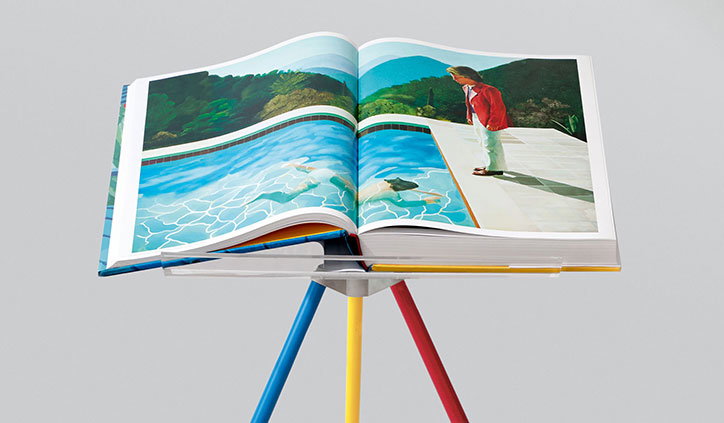 Hockney_A-Bigger-Book_Taschen_book-open-on-Marc-Newson-stand.jpg