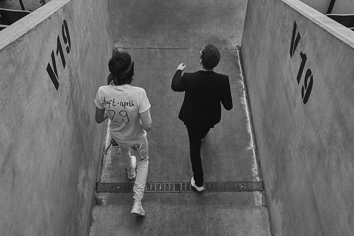 Neil_Bedford_Underdogs_Kasabian_INT_4.jpg