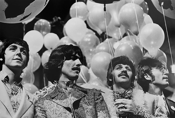 David-Magnus_The-Beatles-with-a-background-of-balloons.jpg