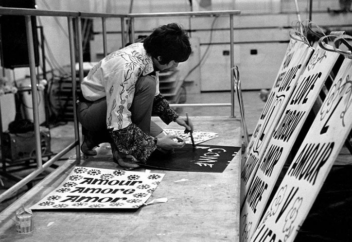 Paul-McCartney-writing-a-poster_David-Magnus.jpg