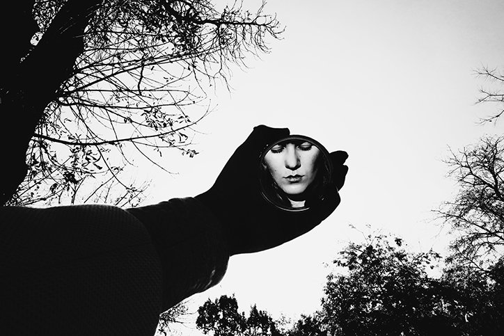 Saatchi_Selfie_Its_Nice_That_Felicia_Simion.jpg