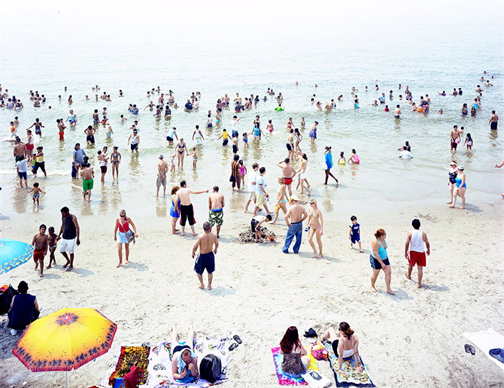 Massimo-Vitali_-Coney-Island-Grande_-photograph_-2006_-courtesy-of-the-artist-and-Benrubi-GalleryINT.jpg