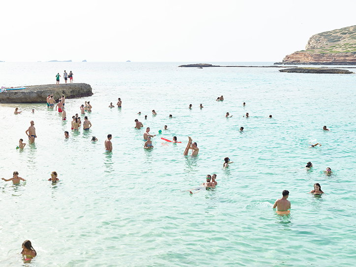 Massimo-Vitali_-Cala-Conta-Point_-photograph_-2016_-courtesy-the-artist-and-Benrubi-Gallery_-New-YorkINT.jpg