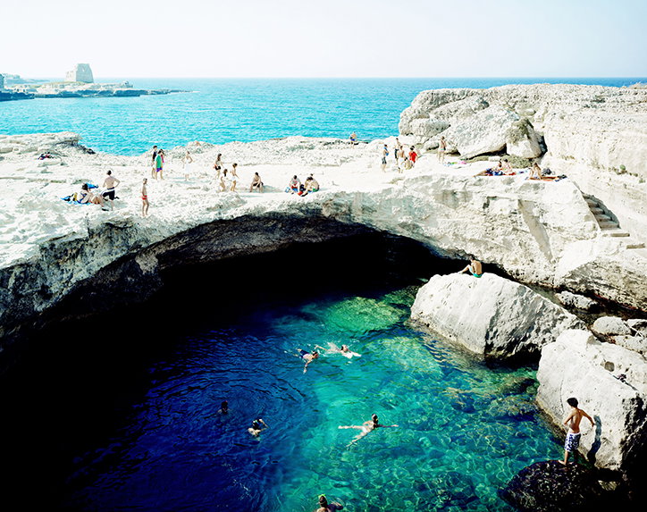 Massimo-Vitali_-Poesia_-photograph_-2010_-courtesy-of-the-artist-and-Benrubi-GalleryINT.jpg