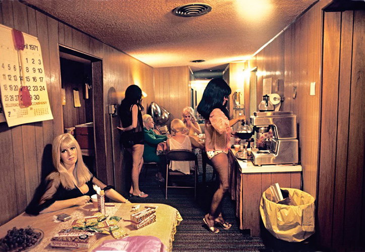 Marvin_E_Newman_Taschen_INT_3.jpg