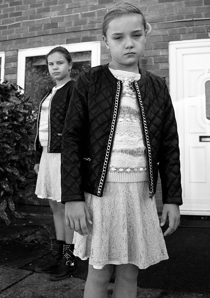 DeanDavies_Sisters_09INT.jpg