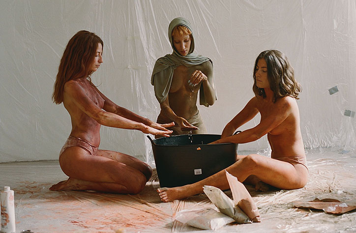 Photographer Carlota Guerrero depicts the female body as a canvas for Apartamento (NSFW)