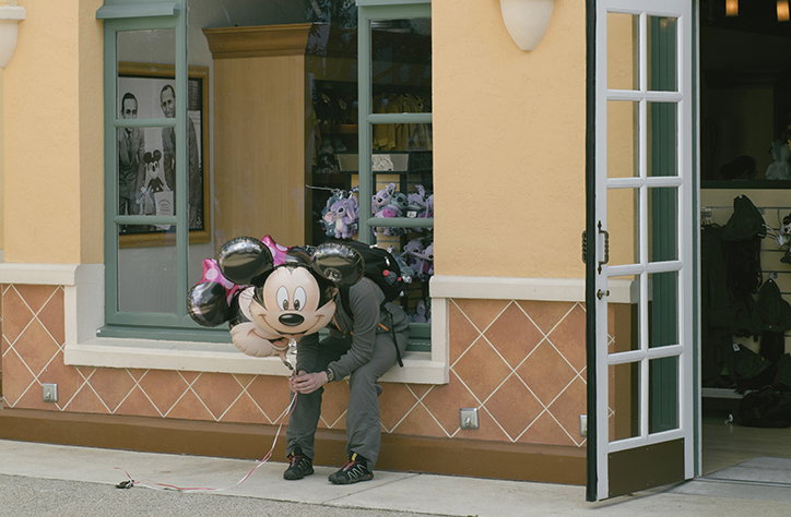 Photographer Raymond Rojas captures the “magic” in Disneyland Paris