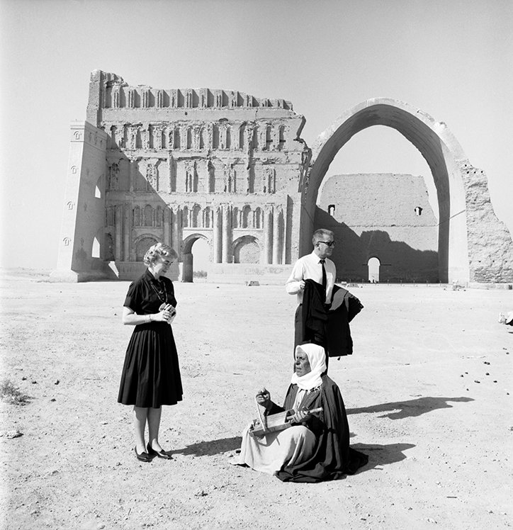 Latif_Al_Ani_Hatje_Cantz_INT_1.jpg