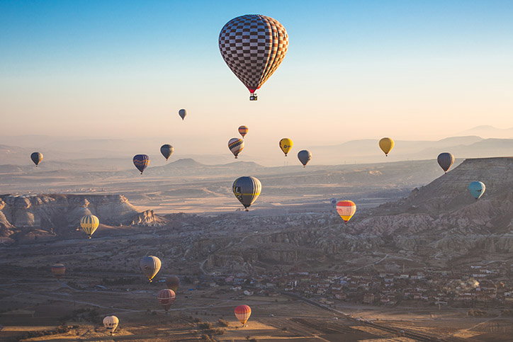 Sean_Byrne_Balloons_Cappadocia_Its_Nice_That.jpg