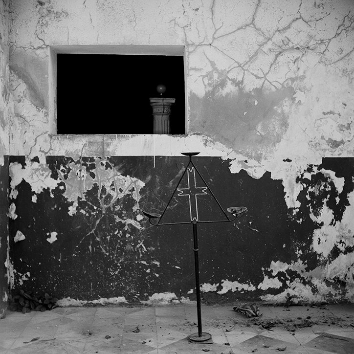 LeahGordon-FreemasonsInHaiti-Photography-ItsNiceThat-04.jpg