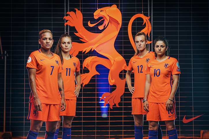nike_wieden_kennedy_knvb_netherlands_womens_football_team_lioness_crest_graphic_design_itsnicethat3.png