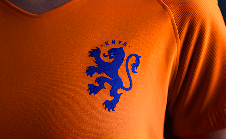 nike_wieden_kennedy_knvb_netherlands_womens_football_team_lioness_crest_graphic_design_itsnicethat2.png