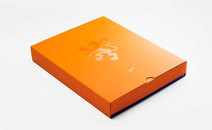 nike_wieden_kennedy_knvb_netherlands_womens_football_team_lioness_crest_graphic_design_itsnicethat4.png