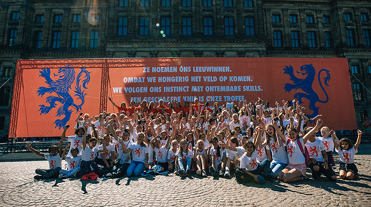 nike_wieden_kennedy_knvb_netherlands_womens_football_team_lioness_crest_graphic_design_itsnicethat7.png