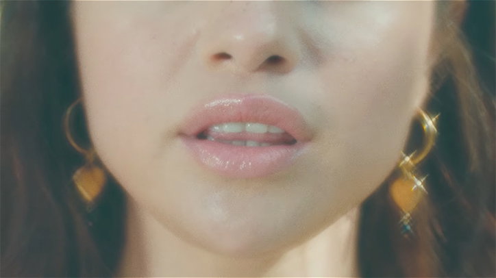 petra_collins_selena_gomez_fetish_video_itsnicethat2.jpg