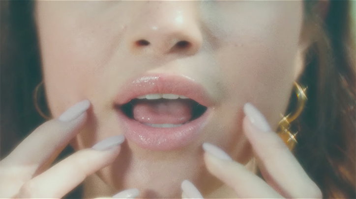 petra_collins_selena_gomez_fetish_video_itsnicethat6.jpg