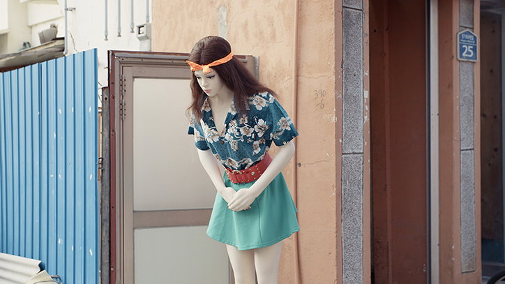 NilsClauss-PlasticGirls-Film-itsnicethat-06.jpg