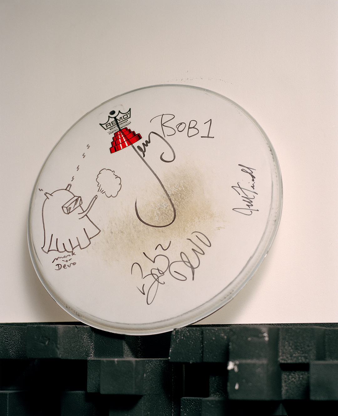 MarkMothersbaugh-MollyMatalon-Art-itsnicethat-09.png