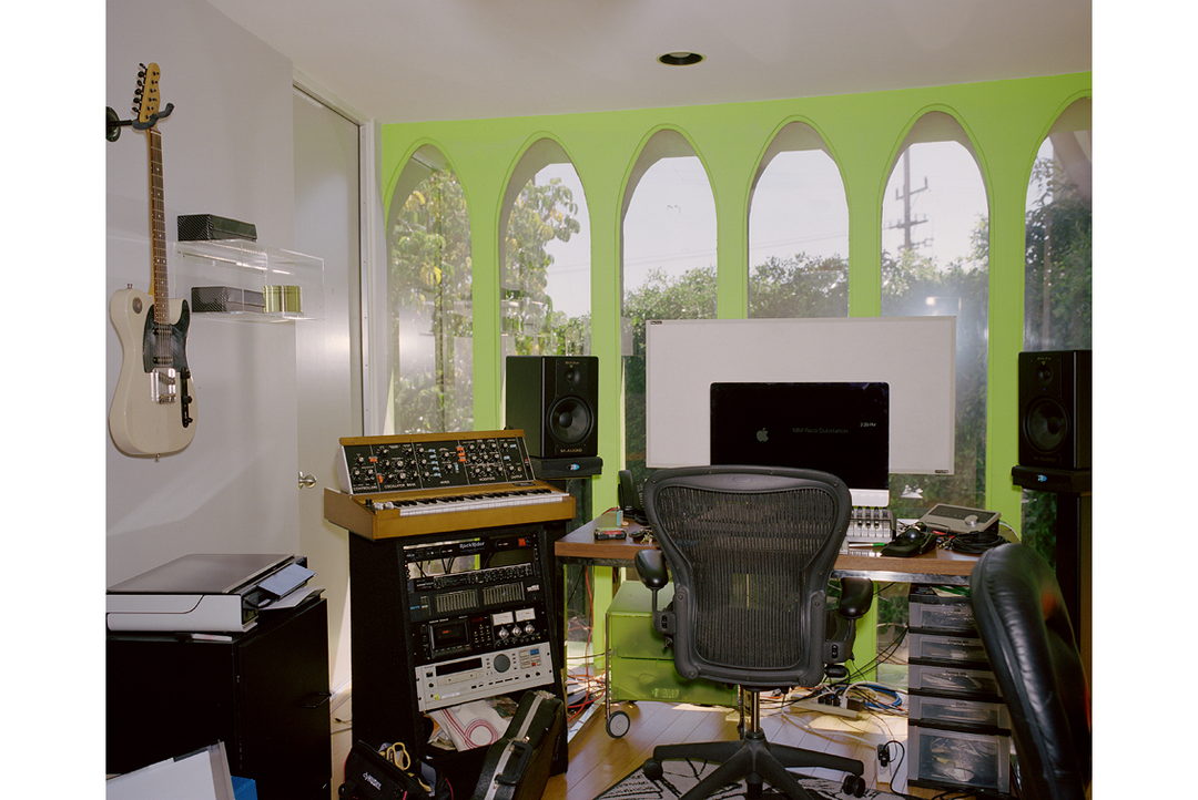 MarkMothersbaugh-MollyMatalon-Art-itsnicethat-02.png