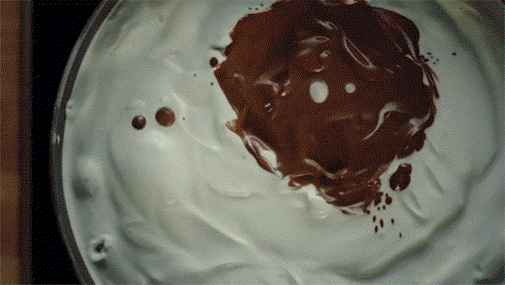 Parabella_4Creative_Blinkink_Great_British_Bake_Off_trailer_itsnicethat1publication-itsnicethat-advertising.gif