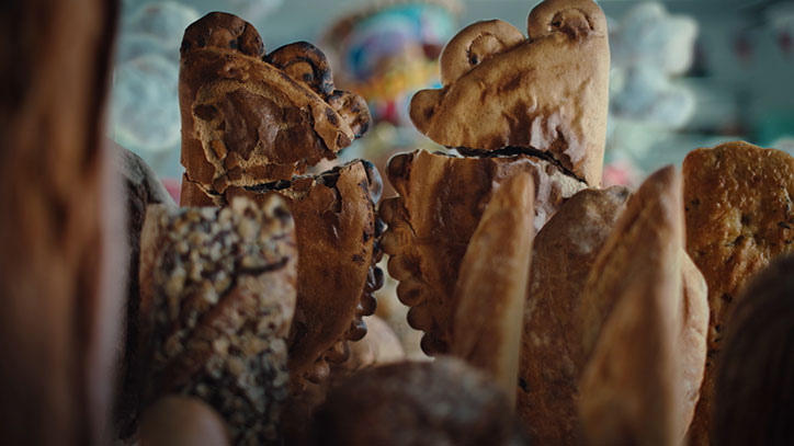 Parabella_4Creative_Blinkink_Great_British_Bake_Off_trailer_itsnicethat30publication-itsnicethat-advertising.jpg