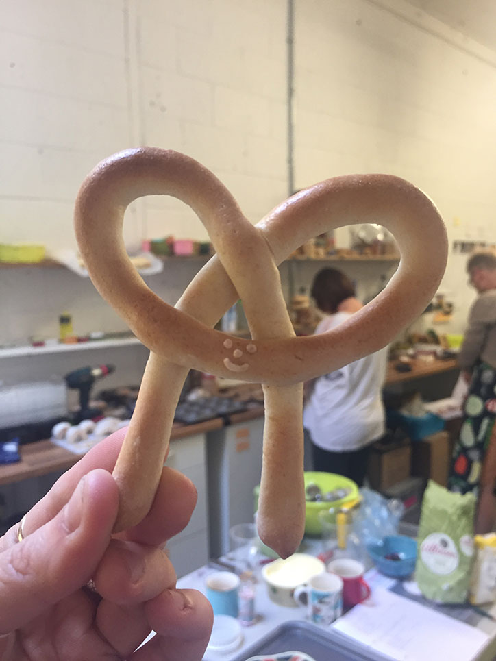 parabella-4creative-blinkink-great-british-bake-off-pretzel-itsnicethat-advertising.jpg