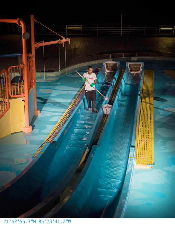Anna-Beee-At-Sea-photography-itsnicethat-20.png