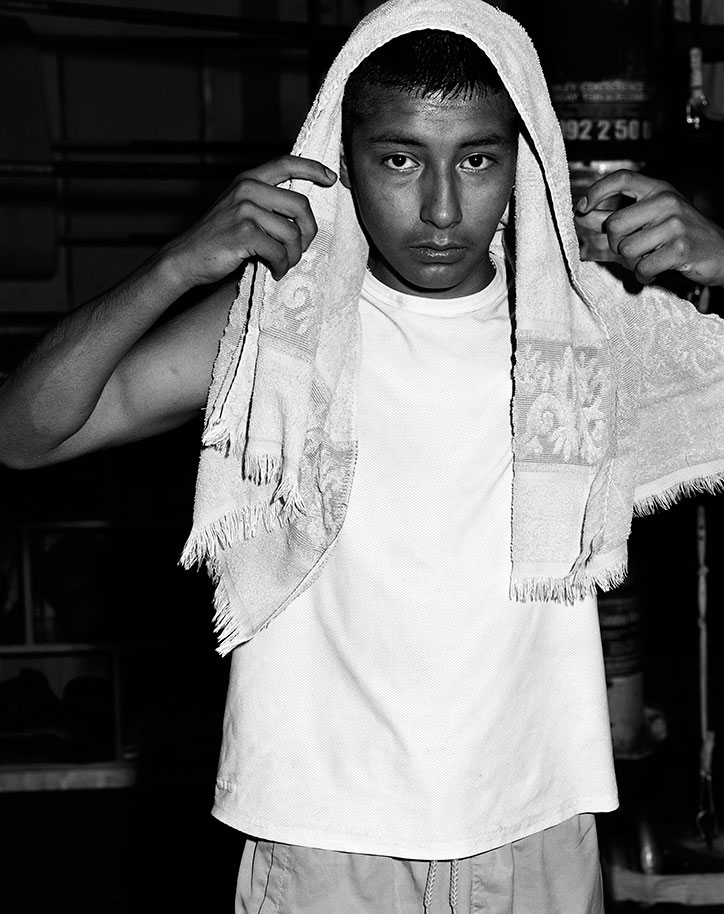 Alasdair-McLellan-Burberry-photography-itsnicethat-.jpg