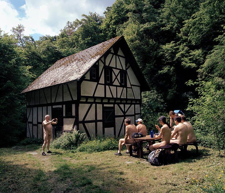 RoshanAdhihetty-Nacktwanderer-Photography-itsnicethat-11.png