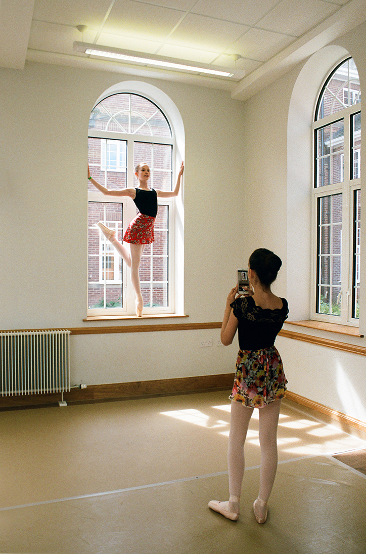 Sophie-Harris-Taylor-Summer-School-photography-itsnicethat-12.png