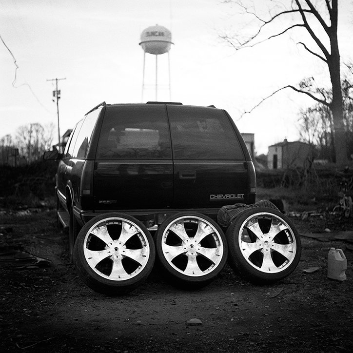 BRANDONTHIBODEAUX-photography-itsnicethat12.jpg