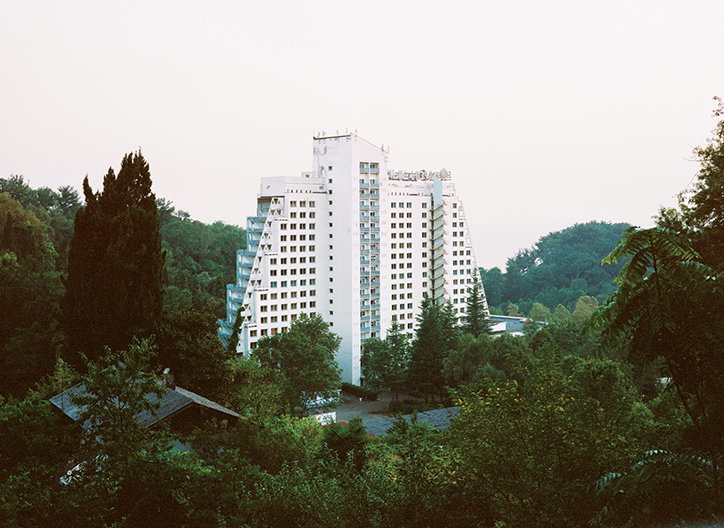 maryam-omidi-photography-itsnicethat-2.jpg