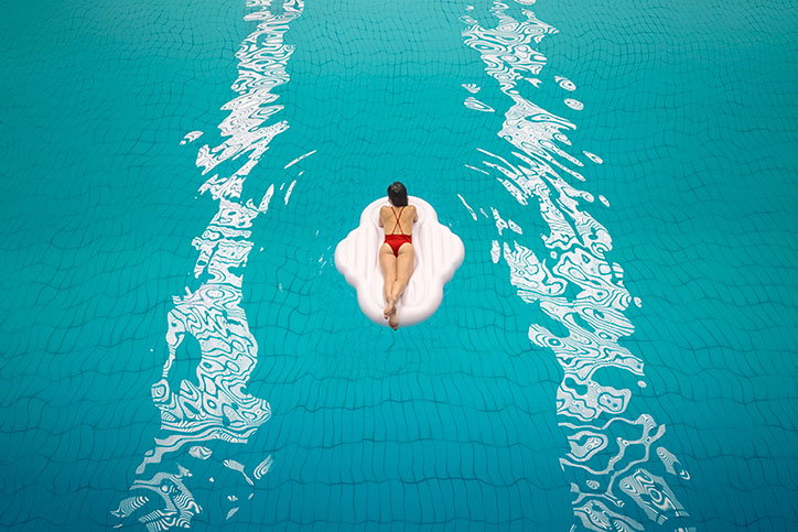 bloodnormal-amv-bbdo-libresse-bodyform-itsnicethat-Pad-lilo.jpg