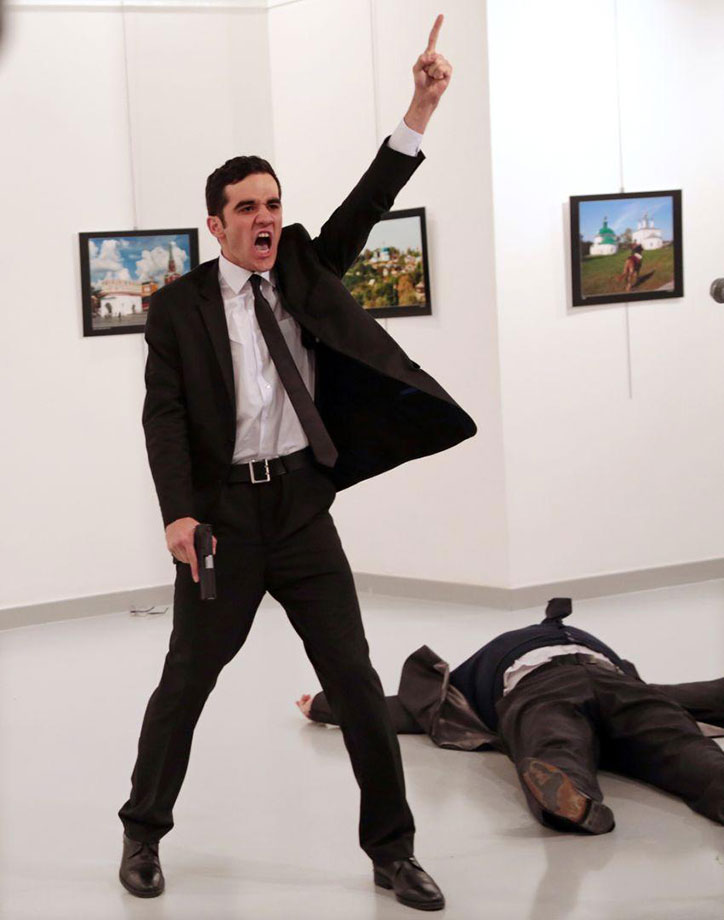 burhan-ozbilici-assassination-in-turkey-world-press-photo-itsnicethat.jpg