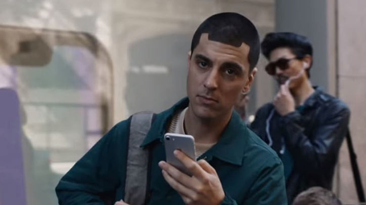 samsung-apple-advert-itsnicethat.jpg