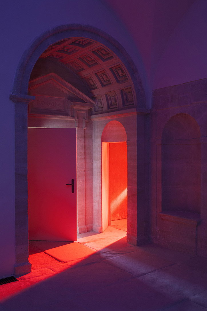 CalypsoMahieu-LeCabaretDuneant-Photography-itsnicethat-15.jpg