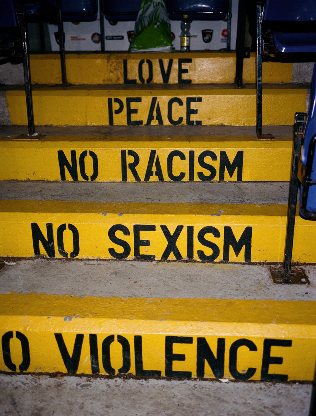 david_shrigley_its_nice_that_liam_hart-002.png