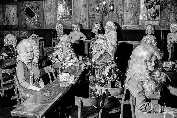 David-Hurn-Arizona-Trips-photography-itsnicethat-Dolly-Parton-look-alike-competition.-Phoenix_-1979.jpg