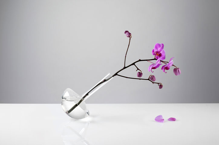Jim-Rokos-Gauge-vase-dyslexic-design-itsnicethat.jpg