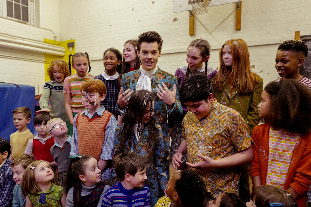 US_harry_styles_Kiwi_BTS_Film_Its_Nice_That_4.jpg