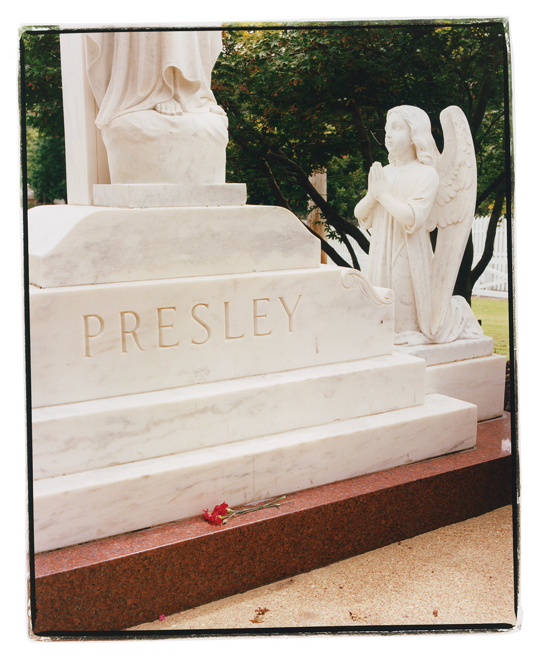Hayley_Louisa_Brown_Children_of_Graceland_Photography_Its_Nice_That_3.jpg