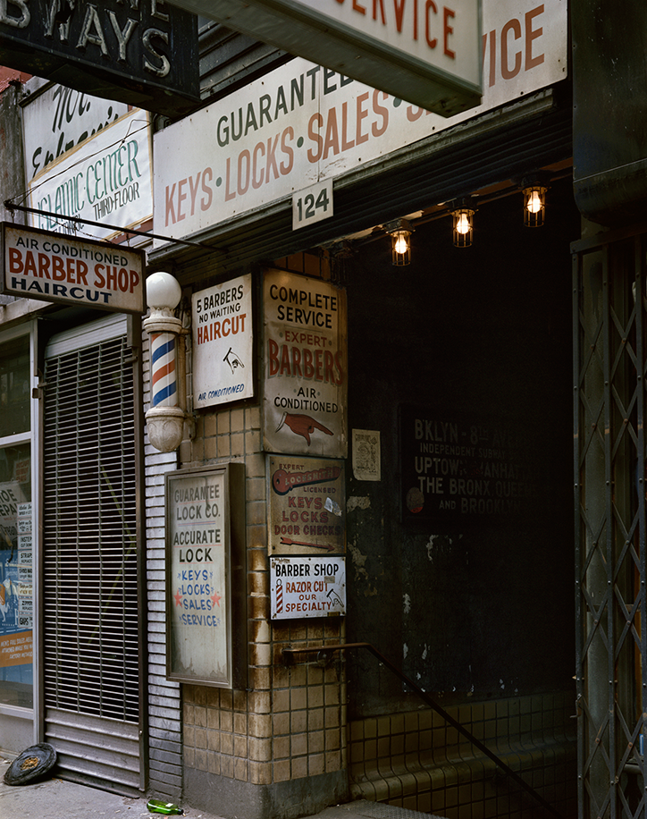 Wayne-Sorce-Barbers_-New-York_-1985-itsnicethat-10.png