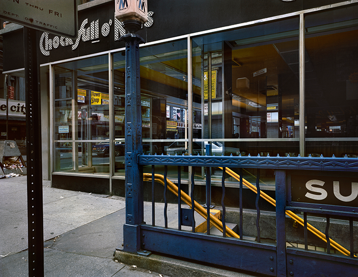 Wayne-Sorce-Chock-Full-of-Nuts_-New-York_-1984-itsnicethat-7.png