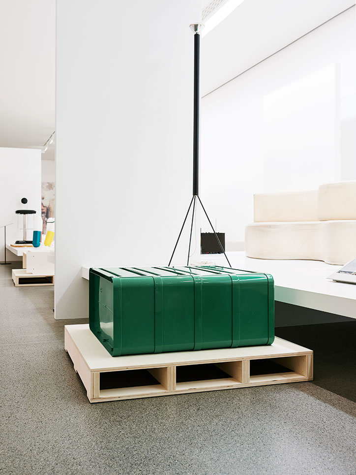 Hella-Jongerius-photography-itsnicethat-Disegno_NeueSammlung_Munich_022b.jpg